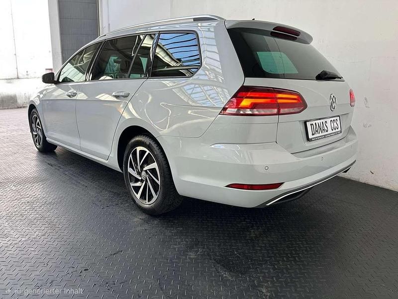 Gebraucht VW Golf VII Join 150 PS (110 kW) 2018 White silver metallic Kombi