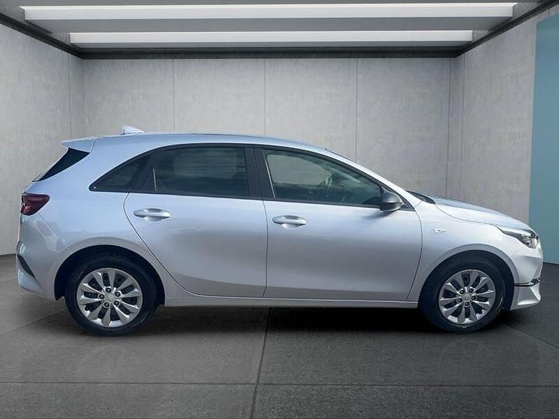Gebraucht Kia Ceed 101 PS (74 kW) 2025 Silber Kleinwagen