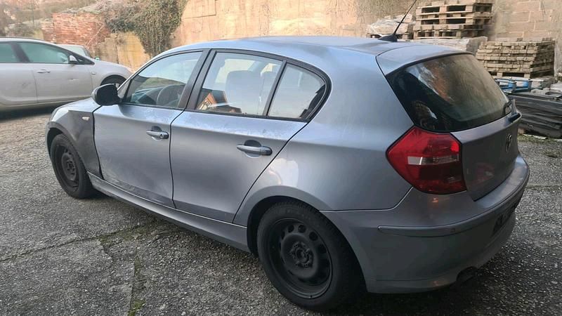 Gebraucht BMW 116 122 PS (89 kW) 2011 Blau Kleinwagen