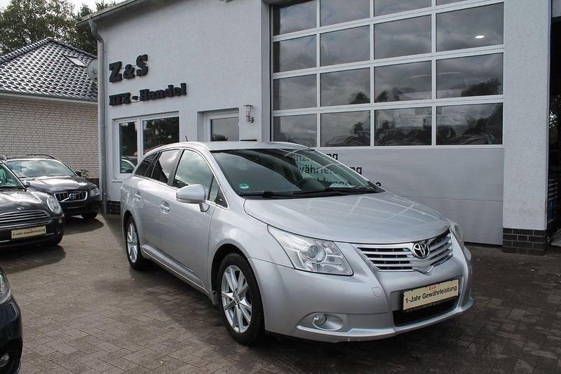 Silber Gebraucht 2011 Toyota Avensis Edition Kombi | 3.399 € (Guter Preis) - Bild 1/4