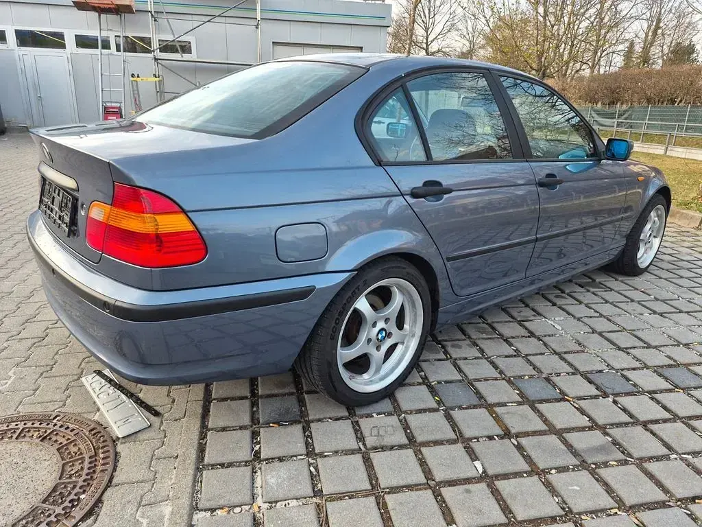 Gebraucht BMW 318 143 PS (105 kW) 2003 Blau Limousine
