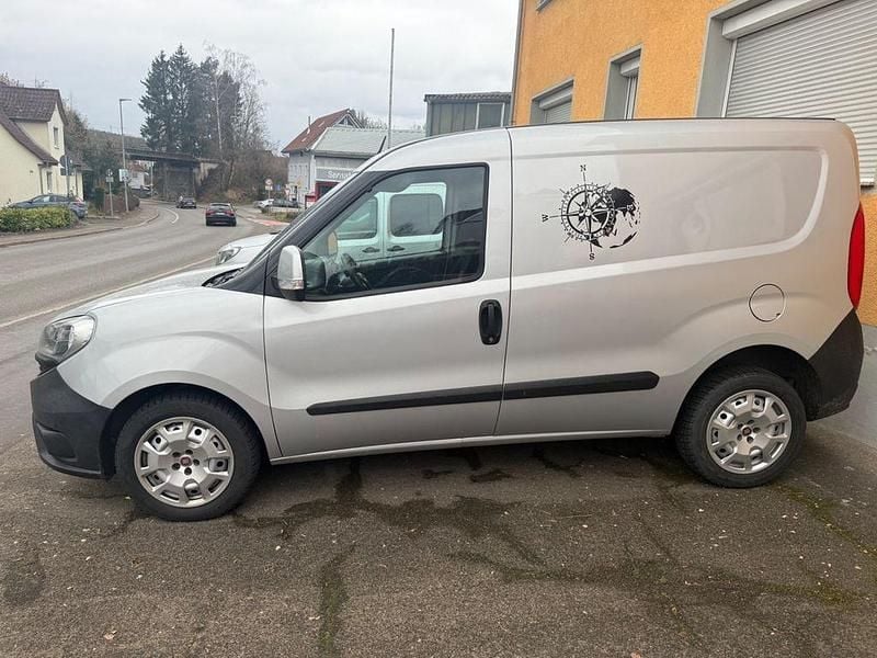 Gebraucht Fiat Doblò 101 PS (74 kW) 2016 Silber Van / Kleinbus
