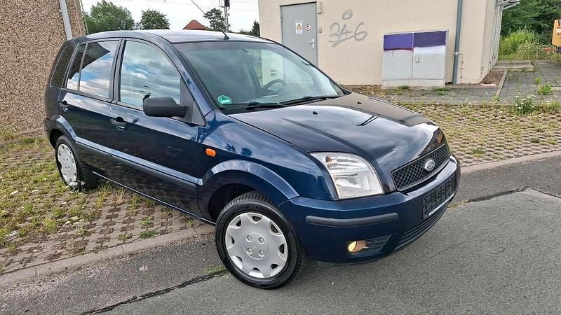 Blau Gebraucht 2004 Ford Fusion Van / Kleinbus | 2.499 € (Etwas zu teuer) - Bild 1/4