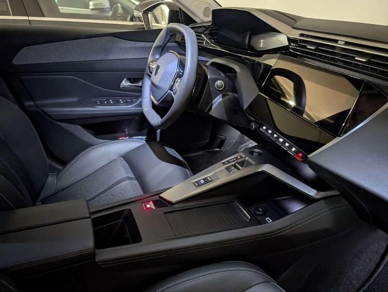 Gebraucht Peugeot 308 SW Allure 131 PS (96 kW) 2023 Kombi