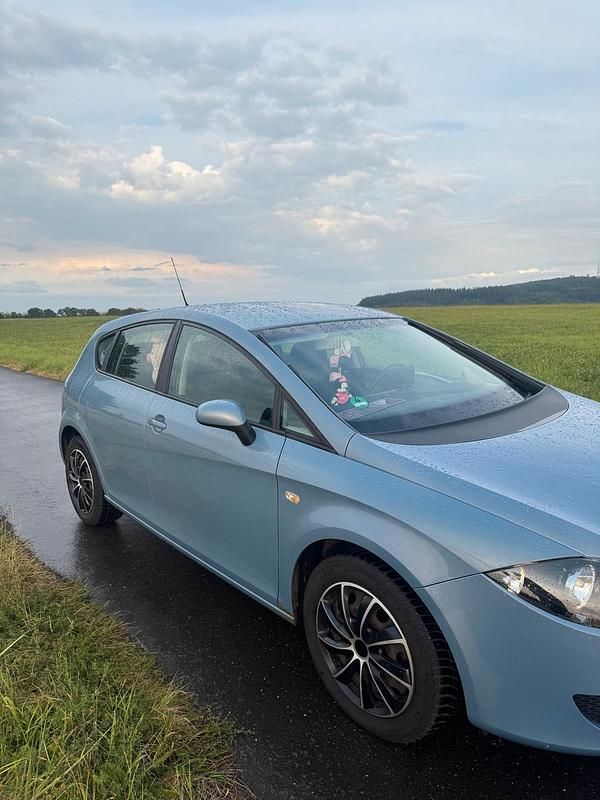 Blau Gebraucht 2006 Seat Leon Kleinwagen | 1.500 € (Guter Preis) - Bild 1/4