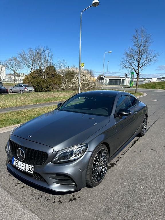Grau Gebraucht 2019 Mercedes C300 Coupé | 22.000 € (Superpreis) - Bild 1/4