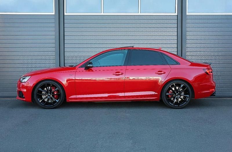 Gebraucht Audi S4 Sport 354 PS (260 kW) 2018 Rot Limousine
