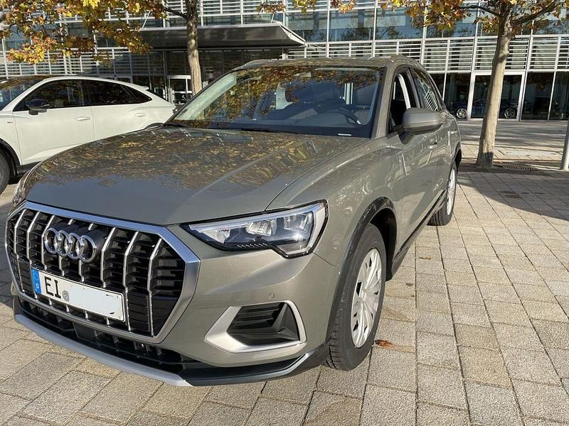 Gebraucht Audi Q3 Advanced 150 PS (110 kW) 2022 Grau SUV