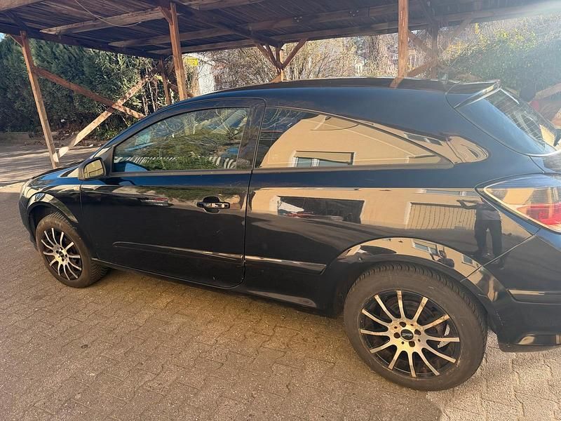 Usata Opel Astra 75 CV (55 kW) 2005 Nero Utilitaria