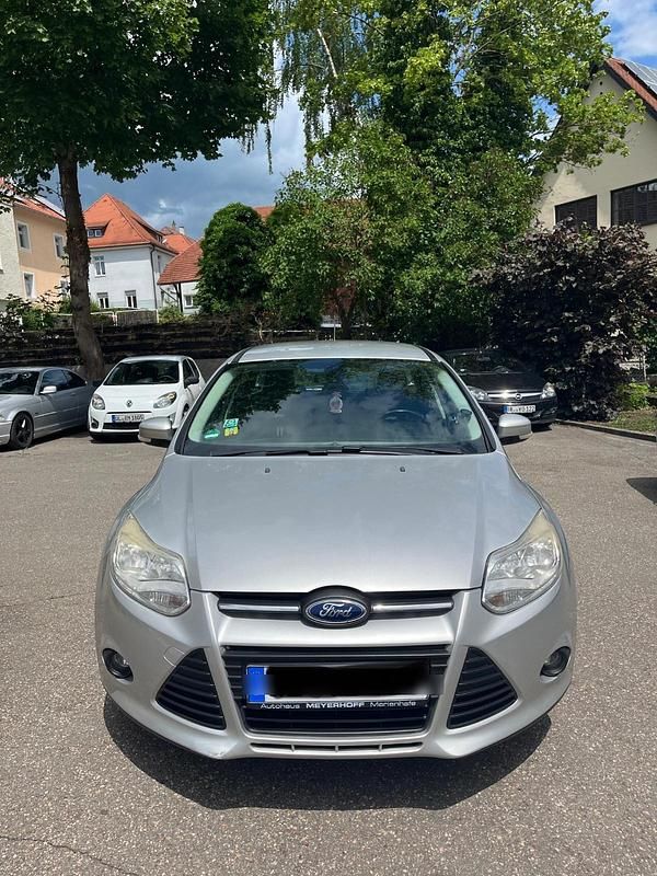 Silber Gebraucht 2014 Ford Focus SYNC Edition Limousine | 4.000 € (Fairer Preis) - Bild 1/4