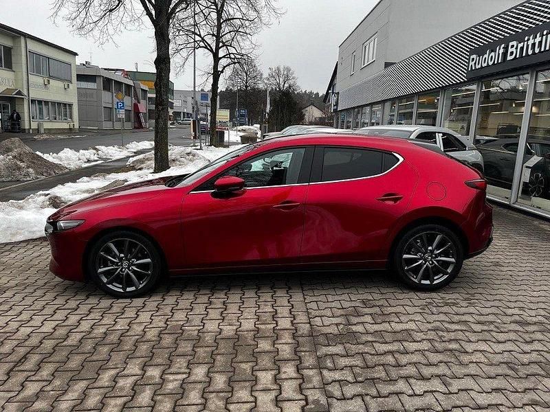 Neu Mazda 3 Exclusive-Line 140 PS (102 kW) 2025 Rot Limousine
