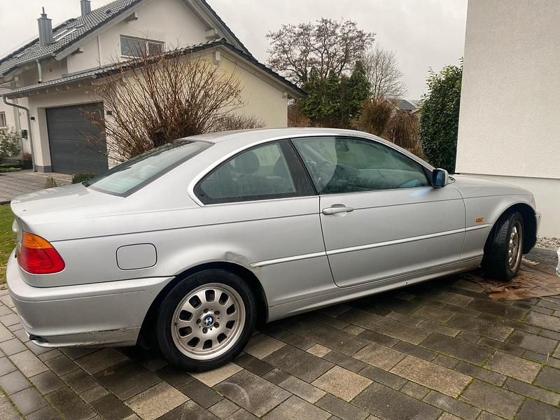 Silber Gebraucht 1999 BMW 320 Coupé | 3.900 € (Guter Preis) - Bild 1/4
