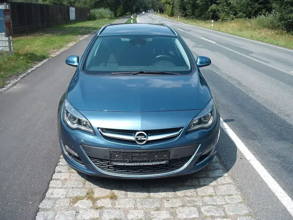 Gebraucht Opel Astra Energy 170 PS (125 kW) 2013 Blau Limousine