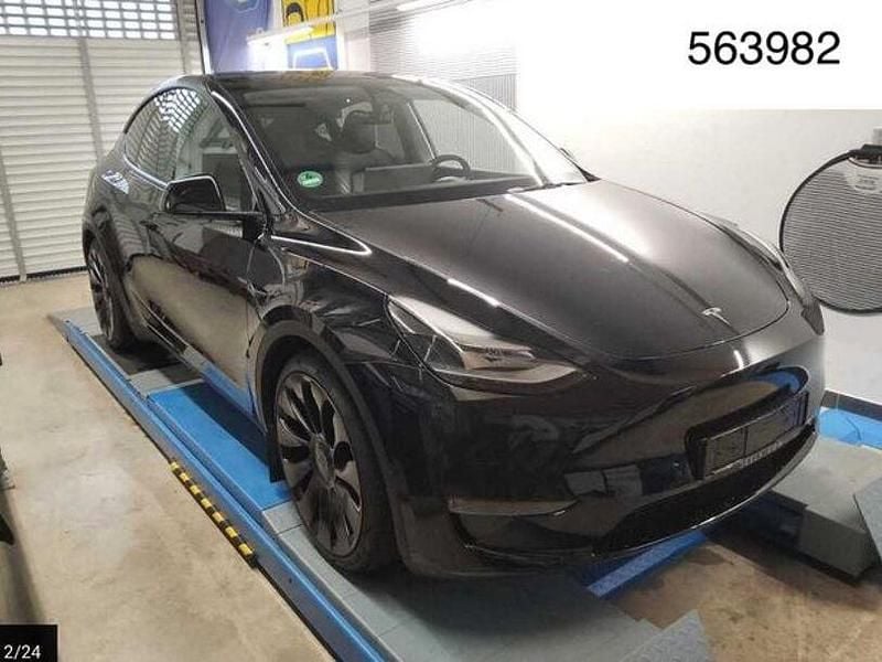 Schwarz (metallic) Gebraucht 2022 Tesla Model Y Performance SUV | 38.450 € (Guter Preis) - Bild 1/4