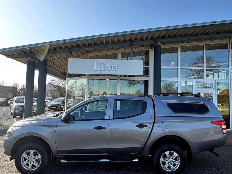 Używany Mitsubishi L200 Basis 154 KM (113 kW) 2017 Czarny Pickup