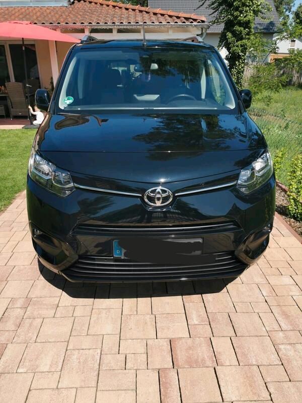Schwarz Gebraucht 2020 Toyota Proace Verso City Kombi | 20.999 € (Etwas zu teuer) - Bild 1/4