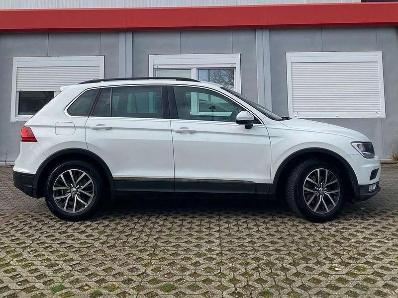 Gebraucht VW Tiguan Allspace Trendline 150 PS (110 kW) 2016 Weiß SUV