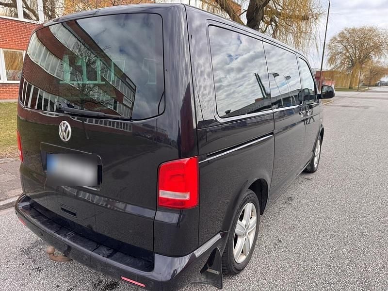 Gebraucht VW Multivan 140 PS (102 kW) 2012 Schwarz Van / Kleinbus