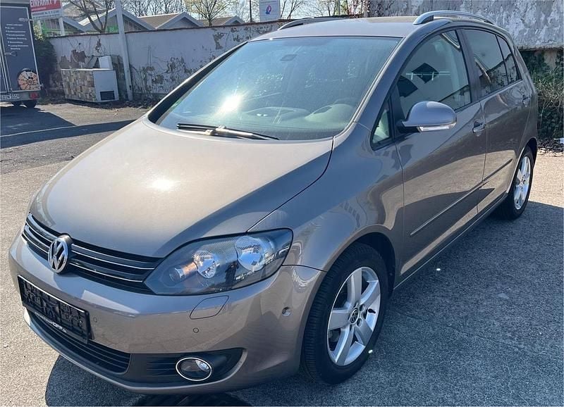 Gebraucht VW Golf VI Team 105 PS (77 kW) 2011 Braun Kleinwagen