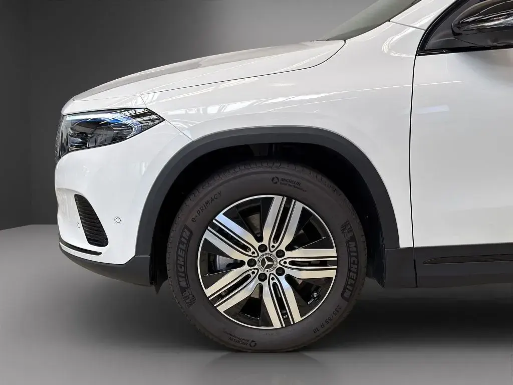 Gebraucht Mercedes EQA250+ Electric Art 139 kW (190 PS) 2025 Weiß SUV