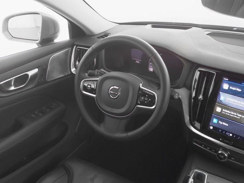 Gebraucht Volvo V60 CC Ultimate 197 PS (144 kW) 2024 Grau Kombi