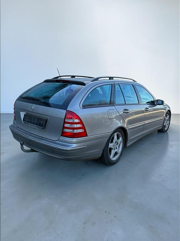Gebraucht Mercedes C220 143 PS (105 kW) 2004 Grau Kombi
