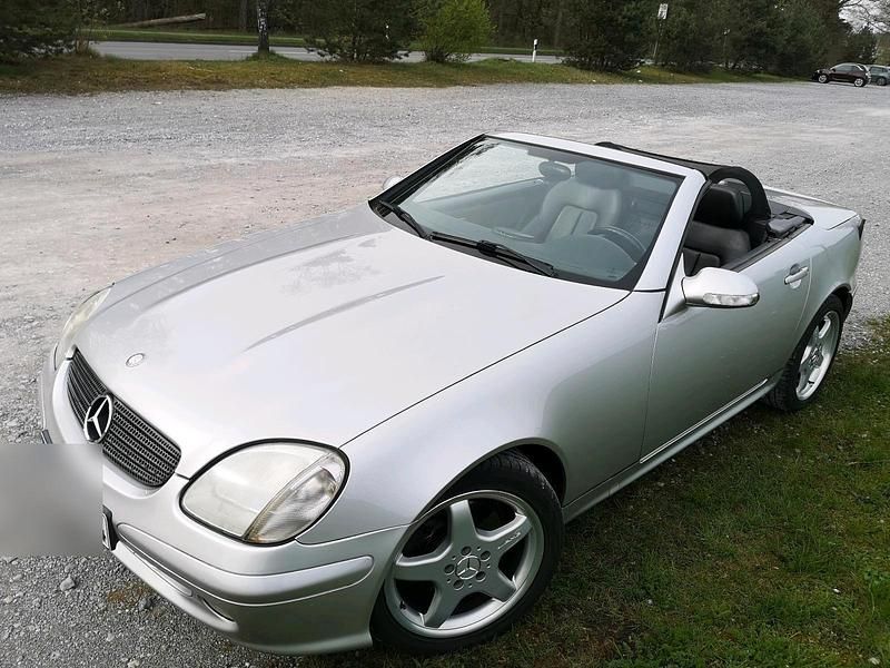 Silber Gebraucht 2002 Mercedes SLK320 Cabrio | 6.800 € (Fairer Preis) - Bild 1/4
