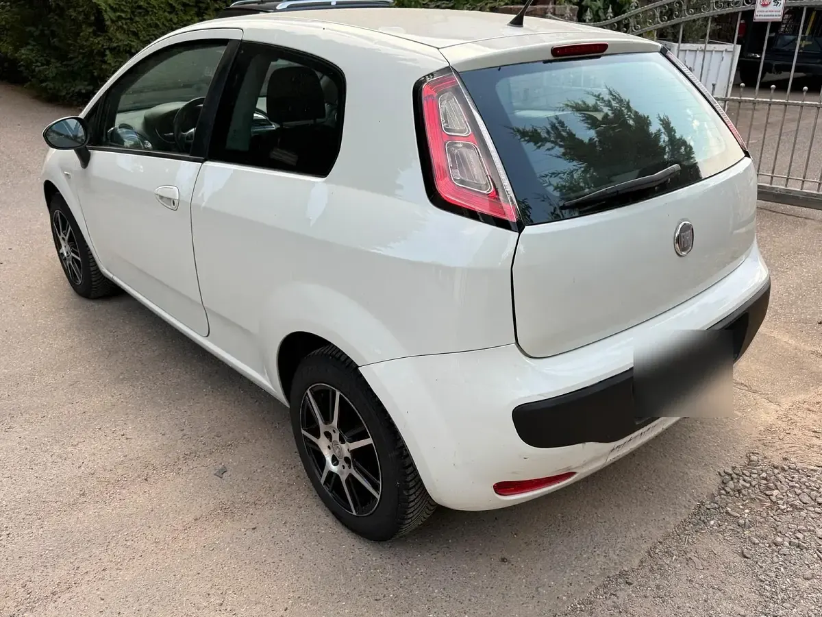 Gebraucht Fiat Punto Evo 70 PS (51 kW) 2011 Weiß Kleinwagen