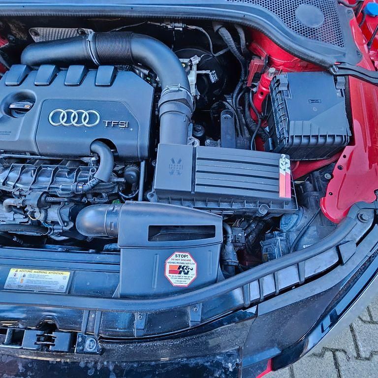 Gebraucht Audi TT Roadster Design 211 PS (155 kW) 2011 Rot Cabrio