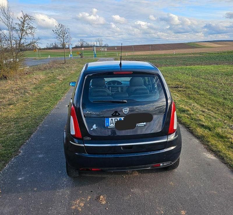 Gebraucht Lancia Musa 77 PS (56 kW) 2010 Blau Van / Kleinbus