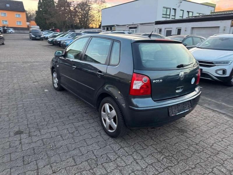 Gebraucht VW Polo Comfortline 101 PS (74 kW) 2003 Blau Kleinwagen