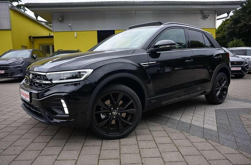 Deep black metallic Neu 2025 VW T-Roc R-line Plus SUV | 34.950 € (Fairer Preis) - Bild 1/4