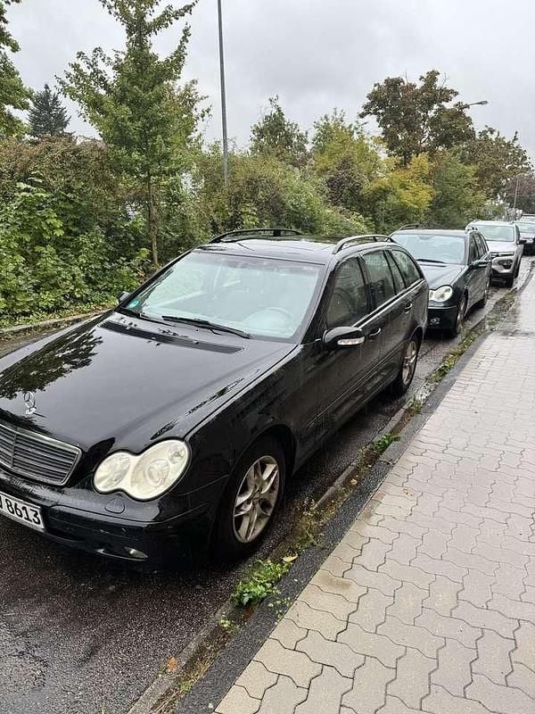 Schwarz Gebraucht 2004 Mercedes C200 Classic Kombi | 1.250 € (Superpreis) - Bild 1/4