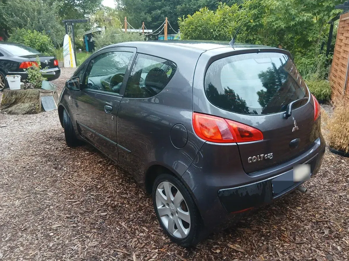 Gebraucht Mitsubishi Colt 75 PS (55 kW) 2006 Silber Limousine