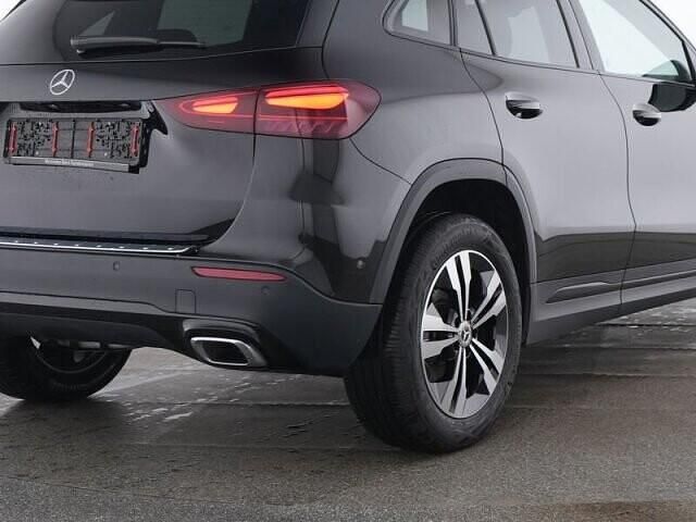 Gebraucht Mercedes GLA180 Progressive 136 PS (100 kW) 2024 Unilack nachtschwarz SUV