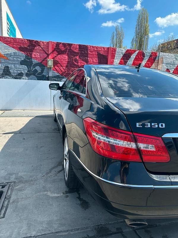 Usata Mercedes E350 231 CV (169 kW) 2009 Nero Coupé
