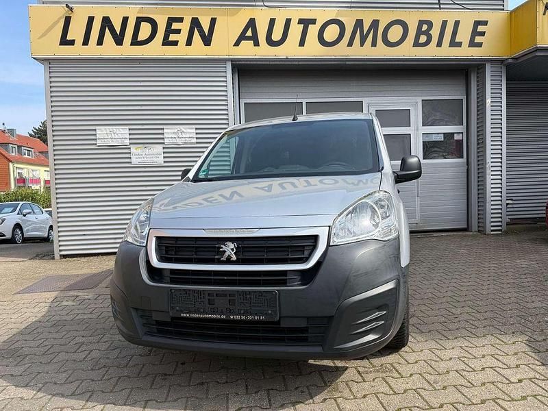 Gebraucht Peugeot Partner Premium 99 PS (72 kW) 2018 Grau/metalliclackierung Van / Kleinbus