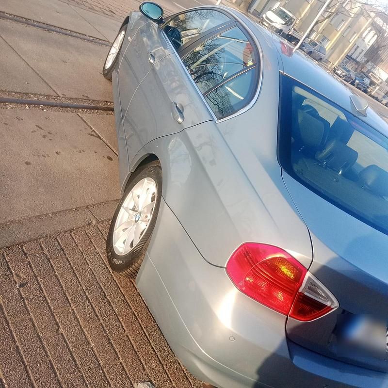 Second-hand BMW 325 90 CP (66 kW) 2005 Argintiu Berlinǎ