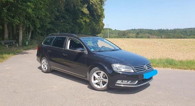 Schwarz Gebraucht 2011 VW Passat Kombi | 3.900 € (Superpreis) - Bild 1/3