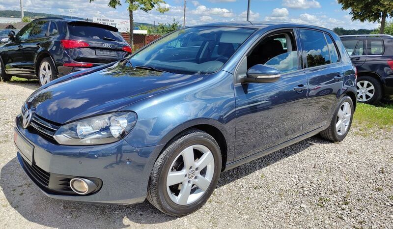 Blau Gebraucht 2010 VW Golf VI Team Limousine | 3.200 € (Guter Preis) - Bild 1/4