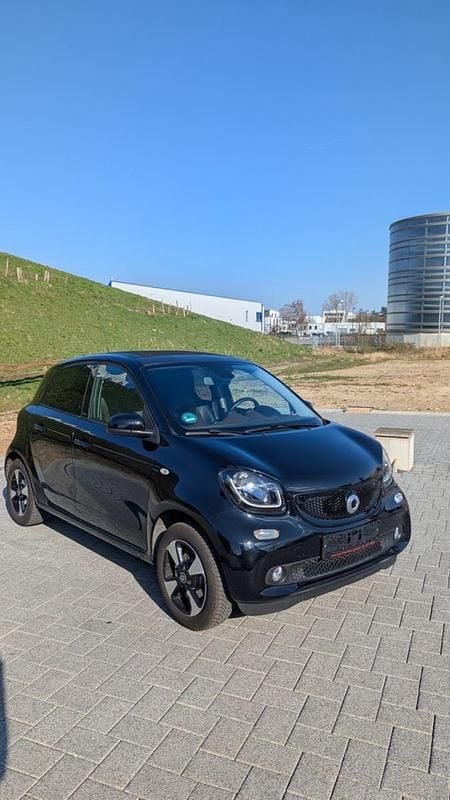 Schwarz Gebraucht 2018 Smart ForFour Passion Kleinwagen | 10.900 € (Guter Preis) - Bild 1/4