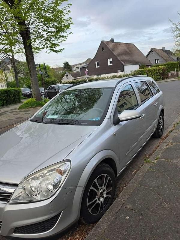 Gebraucht Opel Astra Edition 116 PS (85 kW) 2008 Grau Kombi