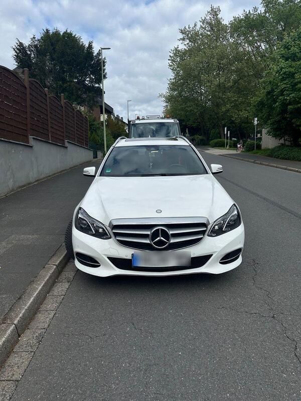 Weiß Gebraucht 2016 Mercedes E200 Kombi | 19.500 € (Fairer Preis) - Bild 1/4