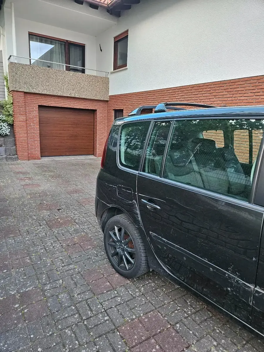 Używany Renault Espace 150 KM (110 kW) 2009 Czarny Minivan