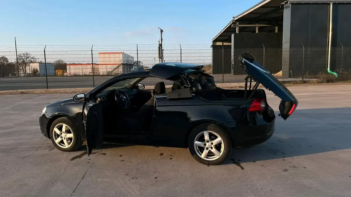 Używany VW Eos 122 KM (89 kW) 2006 Czarny Kabriolet