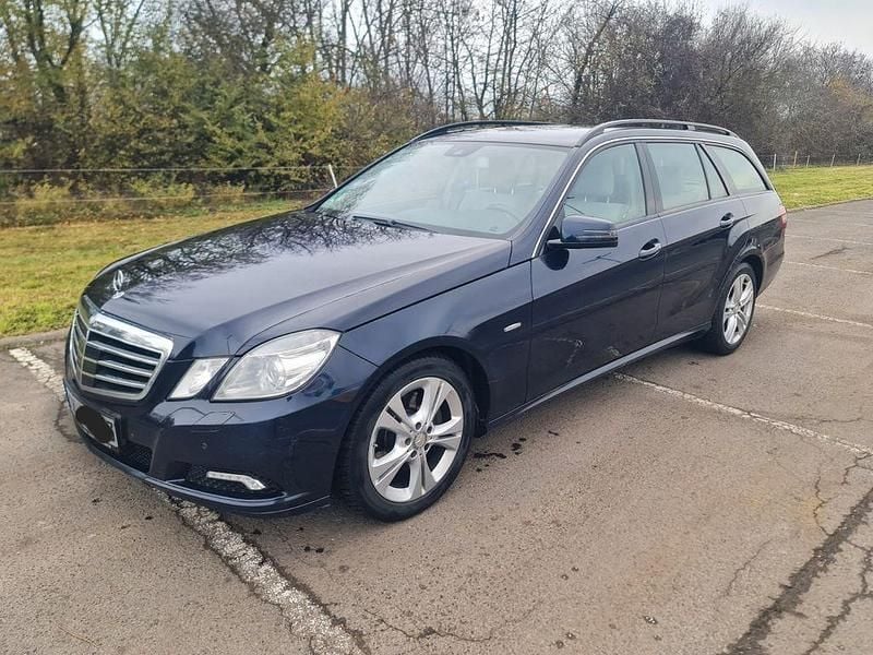 Gebraucht Mercedes E350 231 PS (169 kW) 2010 Blau Kombi