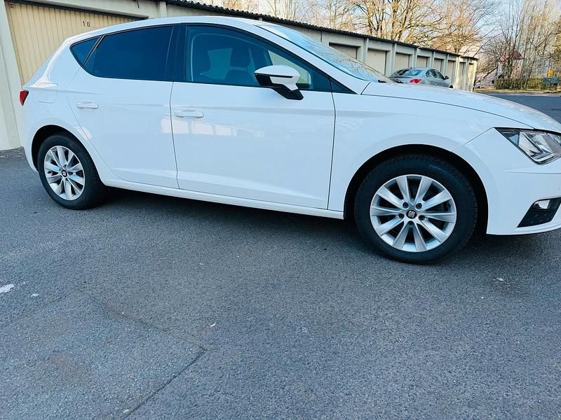 Gebraucht Seat Leon 130 PS (95 kW) 2020 Weiß Kleinwagen