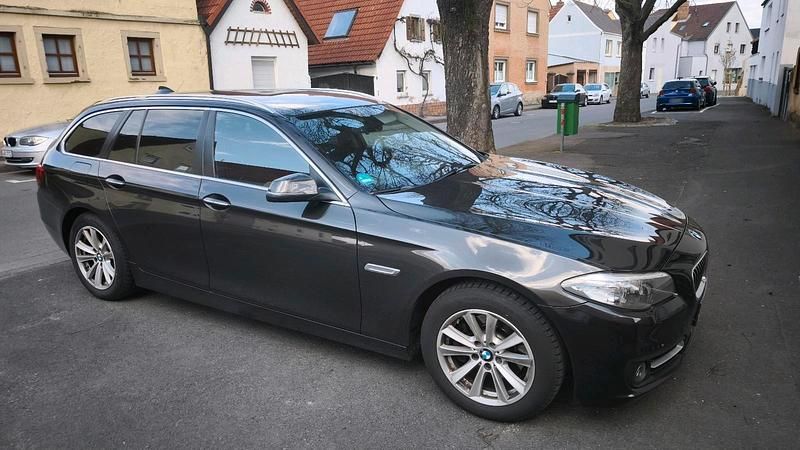 Gebraucht BMW 520 190 PS (139 kW) 2015 Braun Kombi