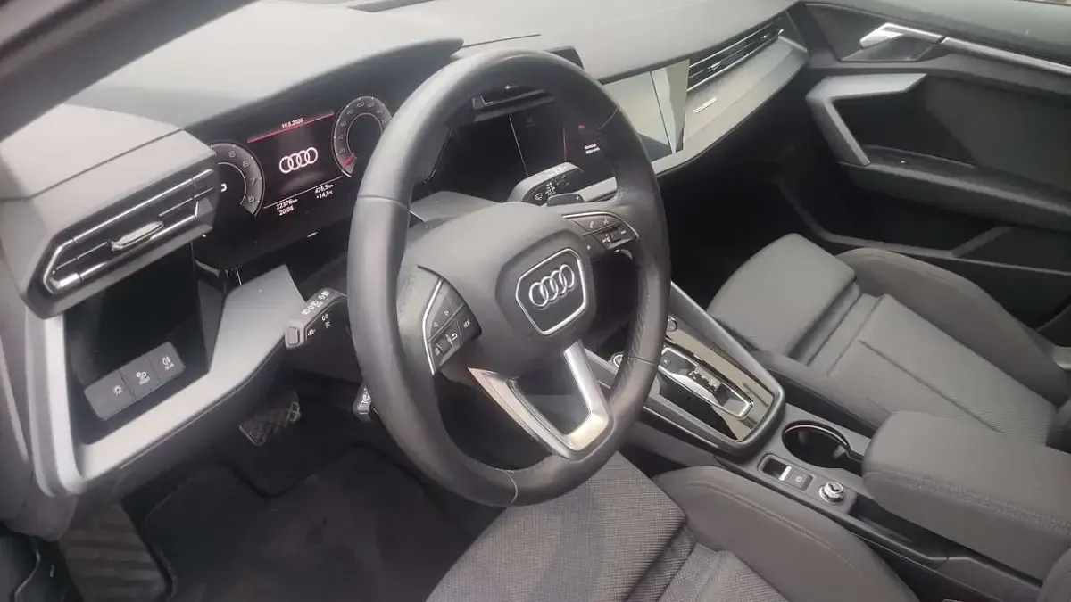 Gebraucht Audi A3 150 PS (110 kW) 2024 Mythosschwarz metallic Limousine