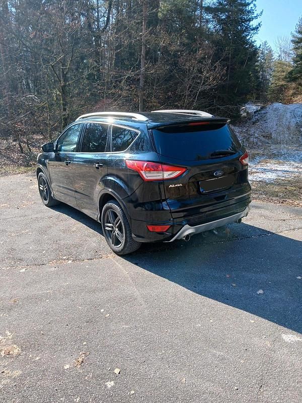 Gebraucht Ford Kuga 180 PS (132 kW) 2016 Schwarz SUV